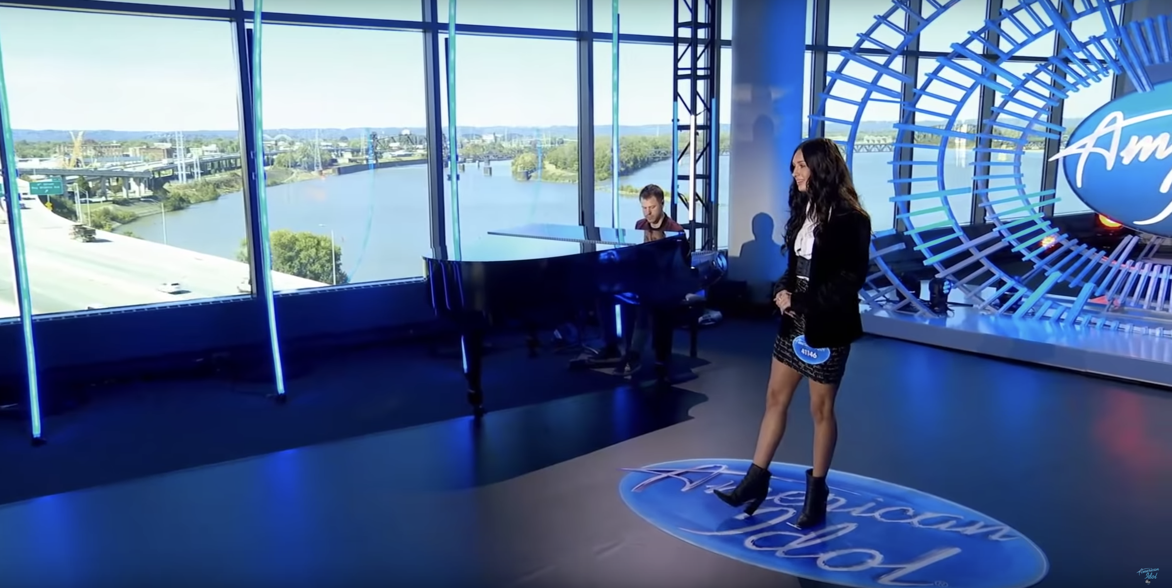 Katie Belle Makes It To Hollywood Rounds Of American Idol